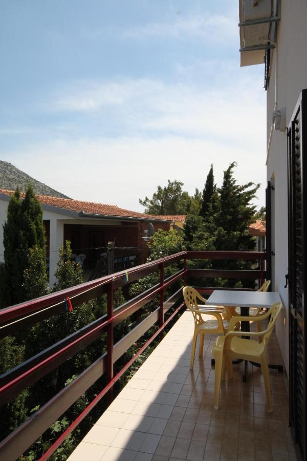 Apartments And Rooms By The Sea Starigrad, Paklenica - 6591 Экстерьер фото