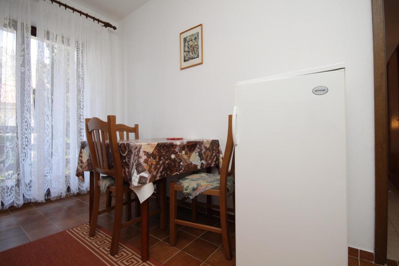 Apartments And Rooms By The Sea Starigrad, Paklenica - 6591 Экстерьер фото