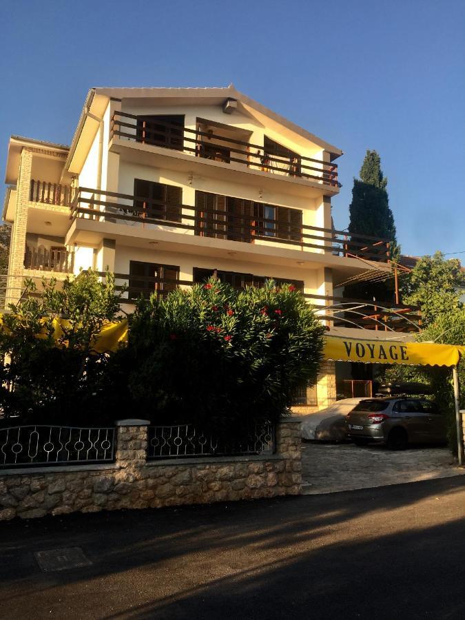 Apartments And Rooms By The Sea Starigrad, Paklenica - 6591 Экстерьер фото